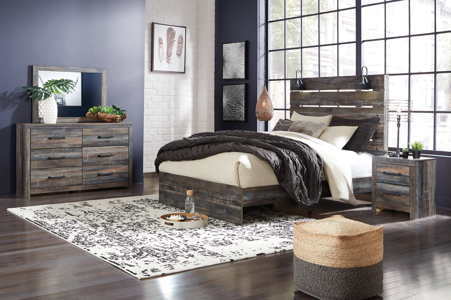 Drystan  Panel Bed With Mirrored Dresser And 2 Nightstands